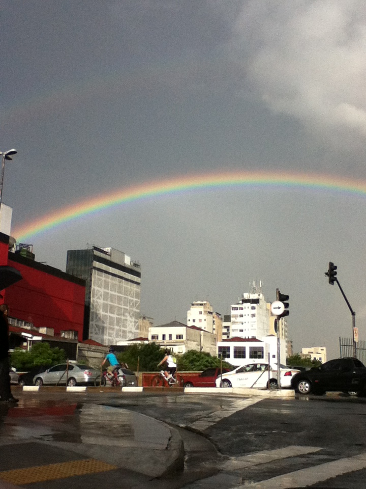 Arco-íris em São Paulo: 14 de janeiro de 2012