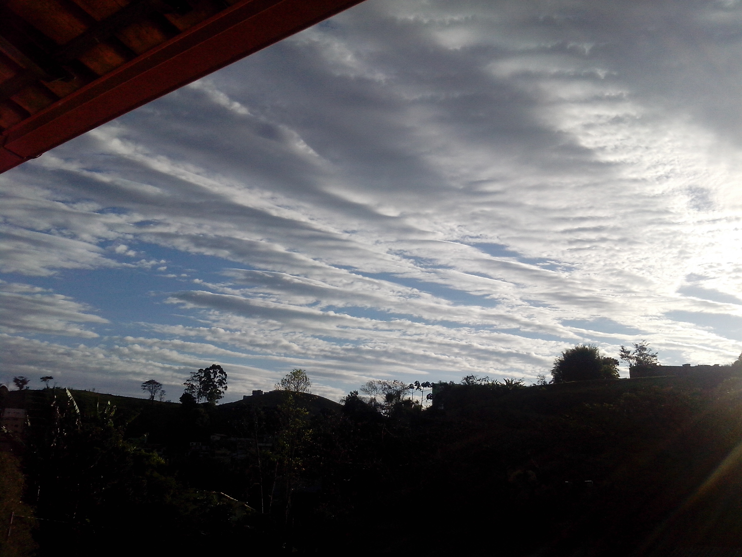Nuvens diversas em Juiz de Fora – MG (‘concurso’)