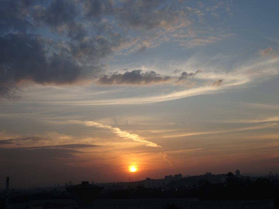 Pôr do Sol na Vila Leopoldina, bairro da Zona Oeste de São Paulo