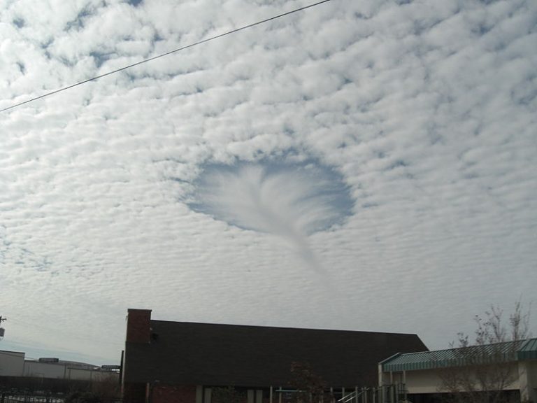 Fallstreak hole: um buraco na nuvem