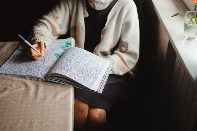 Quais os benefícios dos livros de colorir na vida adulta?