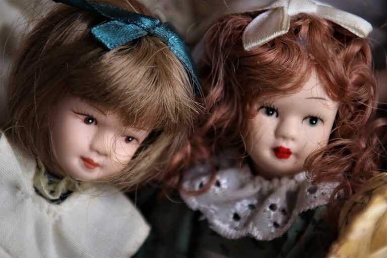 Bonecas reborn, junk journals e RPG: por que zombam tanto dos hobbies femininos?