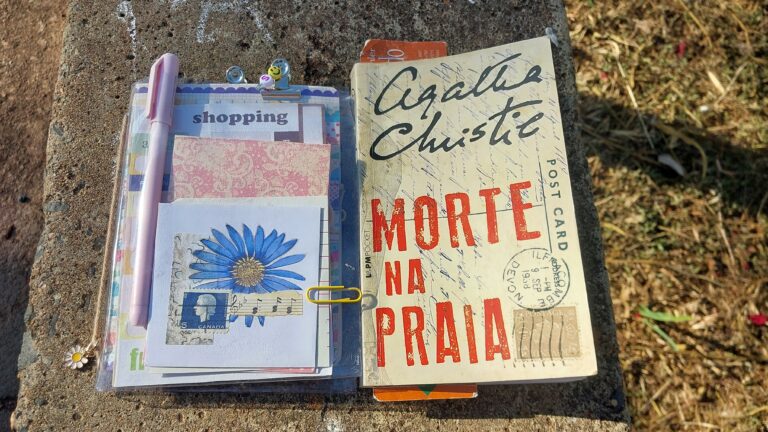Agatha Christie + caderninho da moda